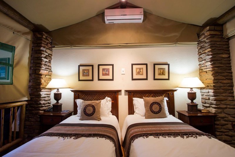 Thuru Game Lodge Luxury Safari Kalahari Safari Exprience Hunting Safari Experience in kalahari