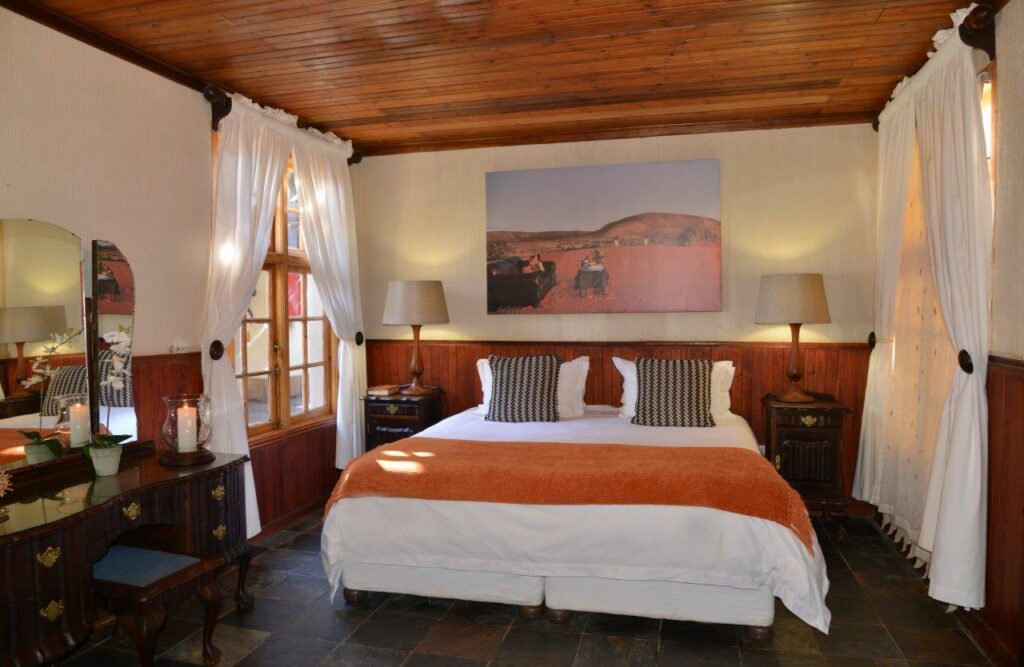 Thuru Game Lodge Luxury Safari Kalahari Safari Exprience Hunting Safari Experience in kalahari