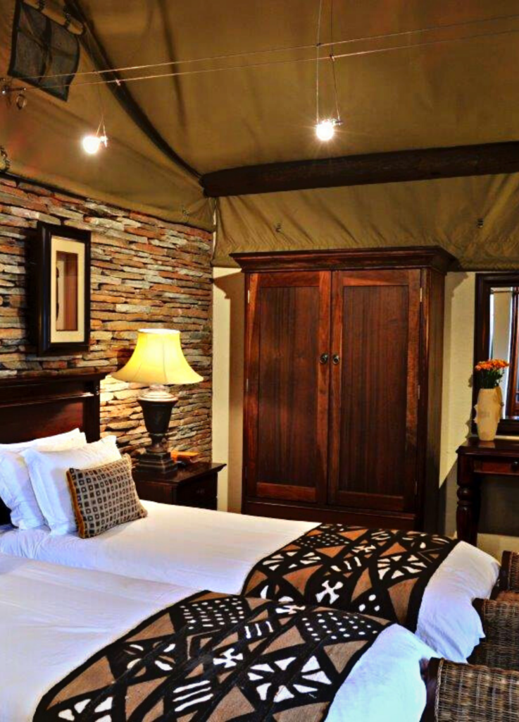 Thuru Game Lodge Luxury Safari Kalahari Safari Exprience Hunting Safari Experience in kalahari